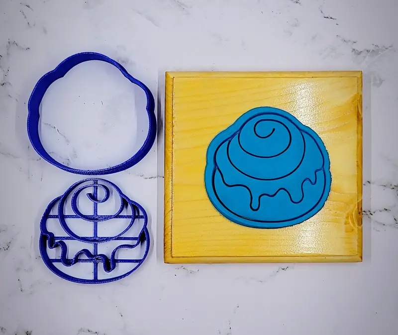 Cinnamon Roll-Themed Cookie Cutter Set (2-Piece) 1