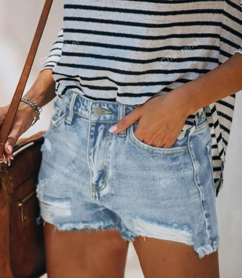 Classic Women'S Distressed Denim Shorts 1