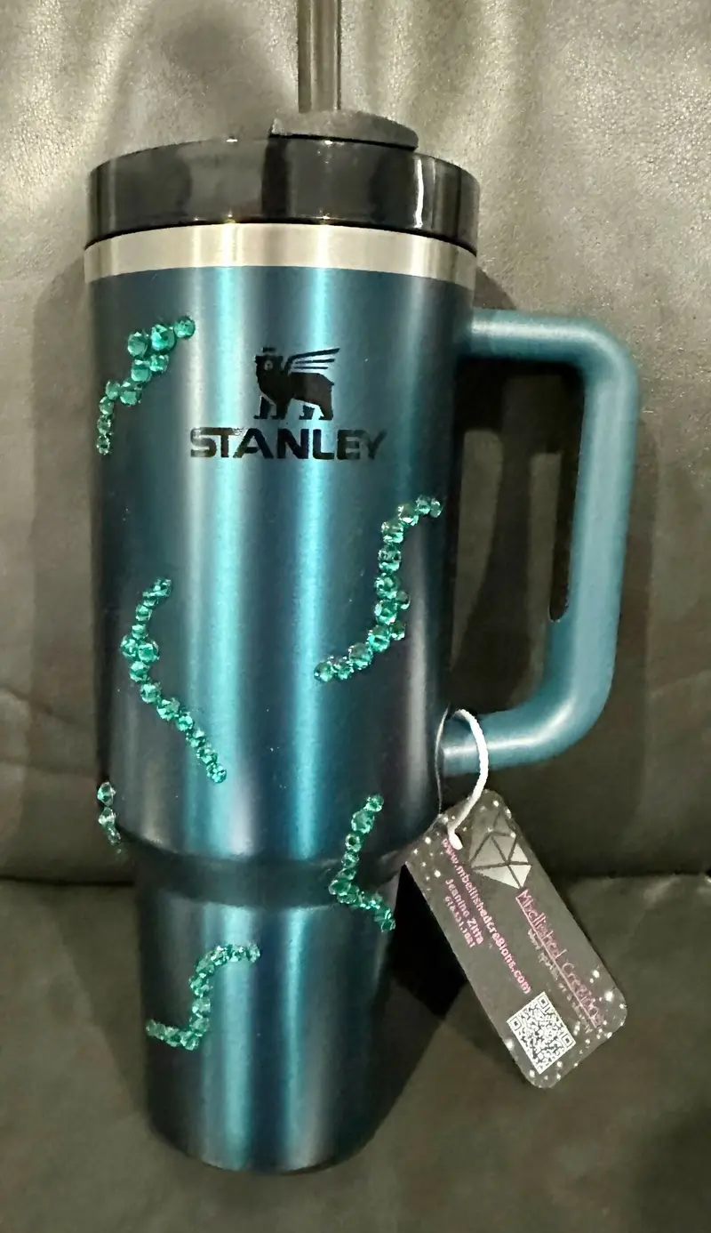 Deep Green Stanley 40 Oz Vacuum Tumbler – Sleek & Durable 1