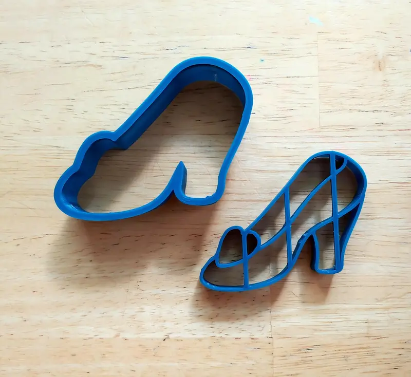 Glass Slipper Princess Cookie Cutter Set – 2-Piece Baking Kit 1