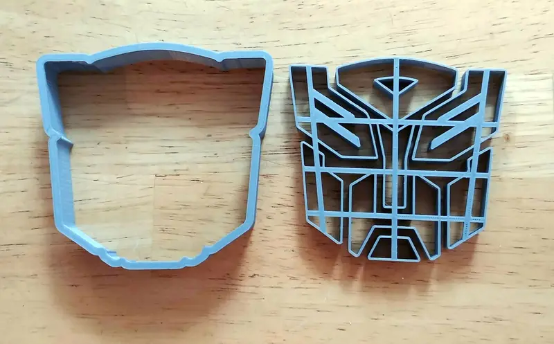 Good Guys Transformers-Themed Cookie Cutter Set (2-Piece) 1