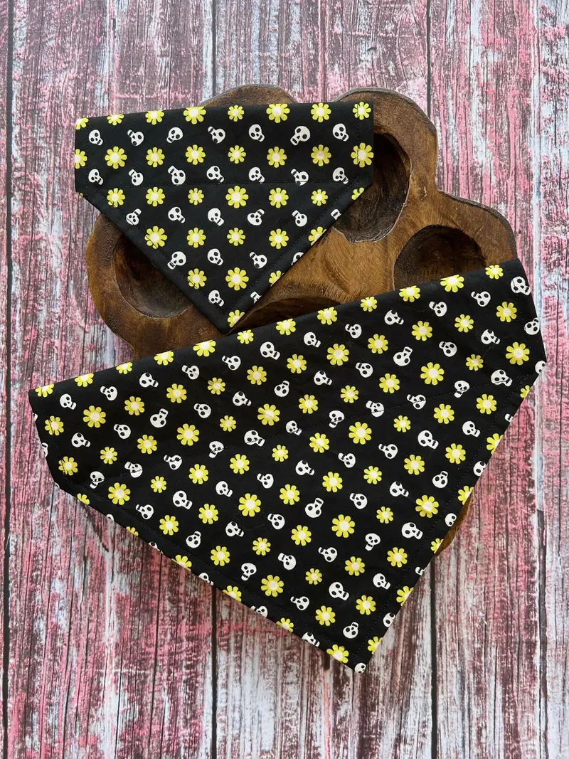 Skull And Daisy Over-The-Collar Bandana For Dogs 1