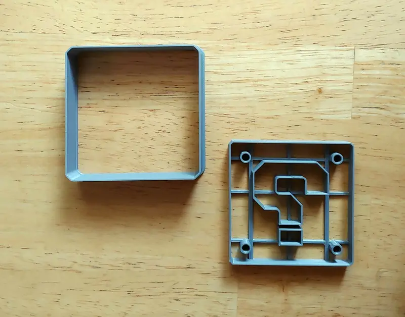 Super Mario Coin Block Cookie Cutter Set (2-Piece) 1